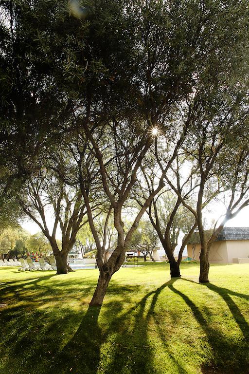 Black Mountain Leisure And Conference Hotel Groothoek Exterior foto